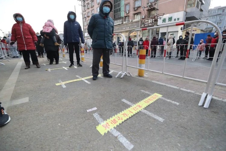 Zhong Nanshan, un académico de la Academia China de Ingeniería, dijo en una entrevista con CCTV que no habrá brotes a gran escala en China en invierno.